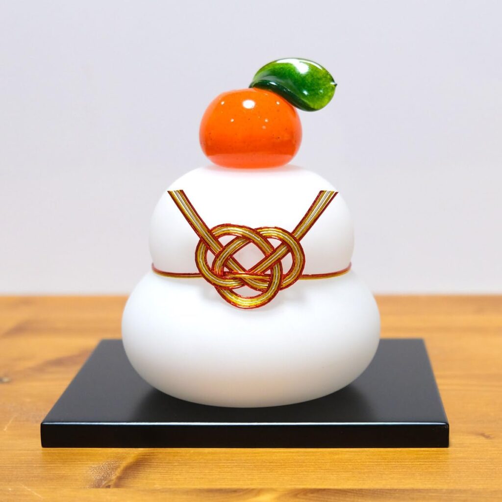 ガラスの白い鏡餅