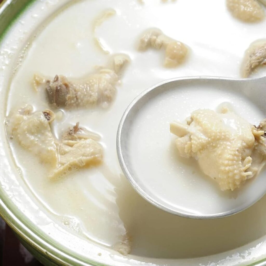 水たき玄海 専門店の白いとり鍋