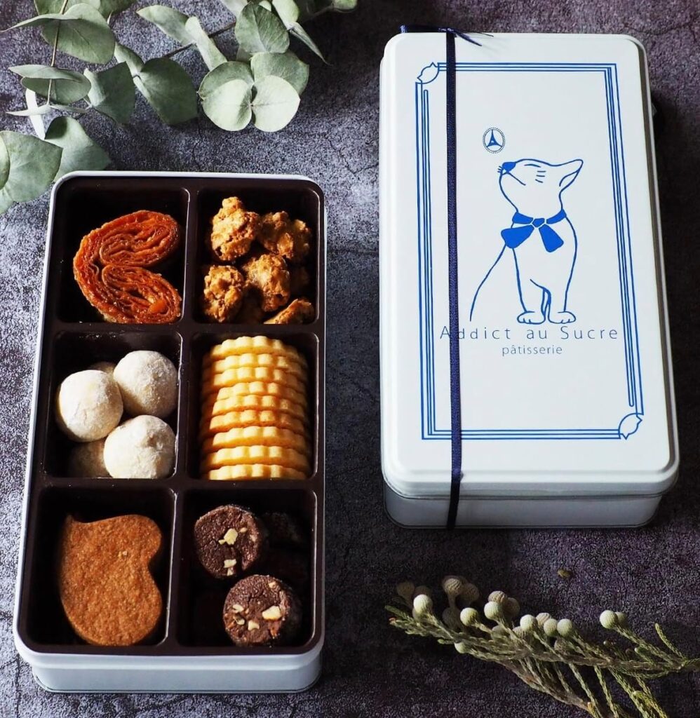 ボワット ブルー 猫デザインのクッキー缶