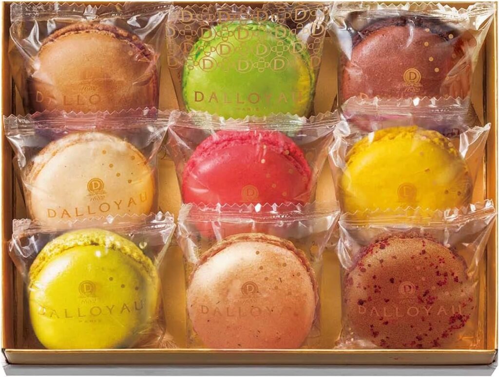 DALLOYAU 季節のマカロン入り詰め合わせ